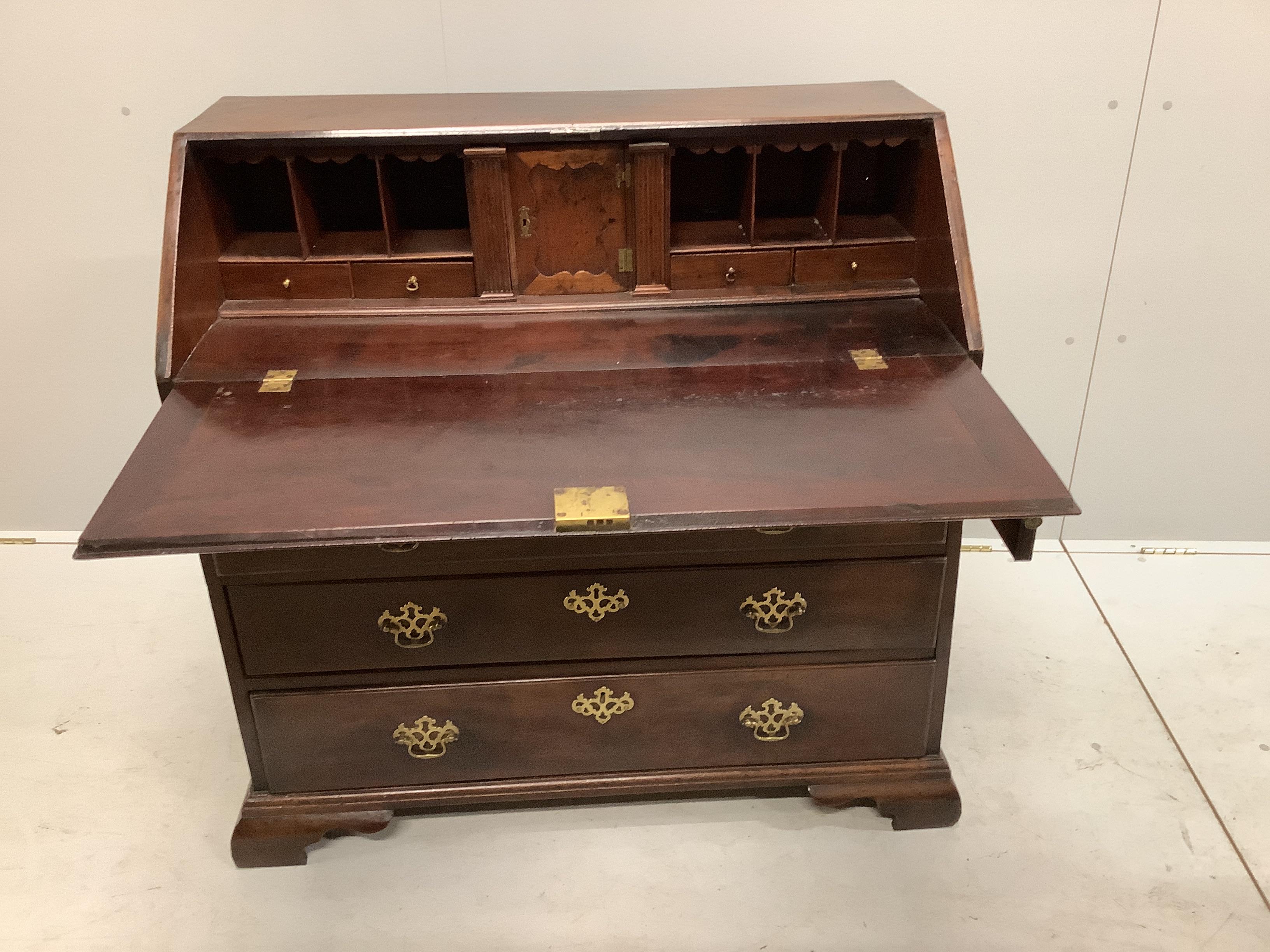 A George III mahogany bureau, width 98cm, depth 49cm, height 98cm	